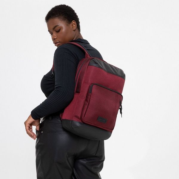 Eastpak - Tecum M BACKPACK - CNNCT Burgundy